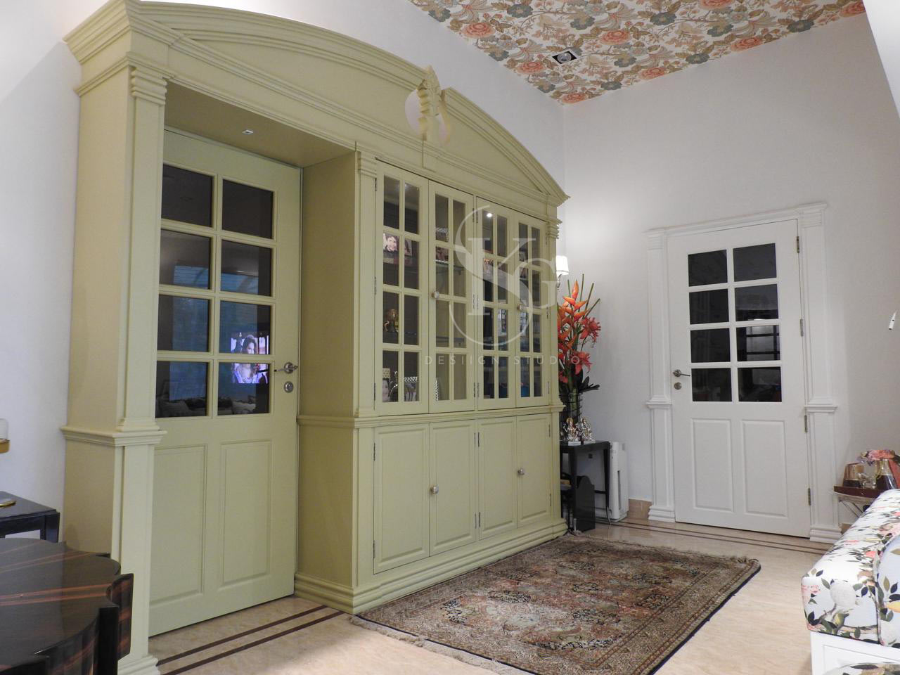 traditional-designed-cabinet-and-doors.