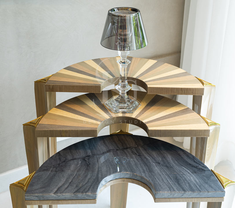semicircular-tables-design-with-Lamp