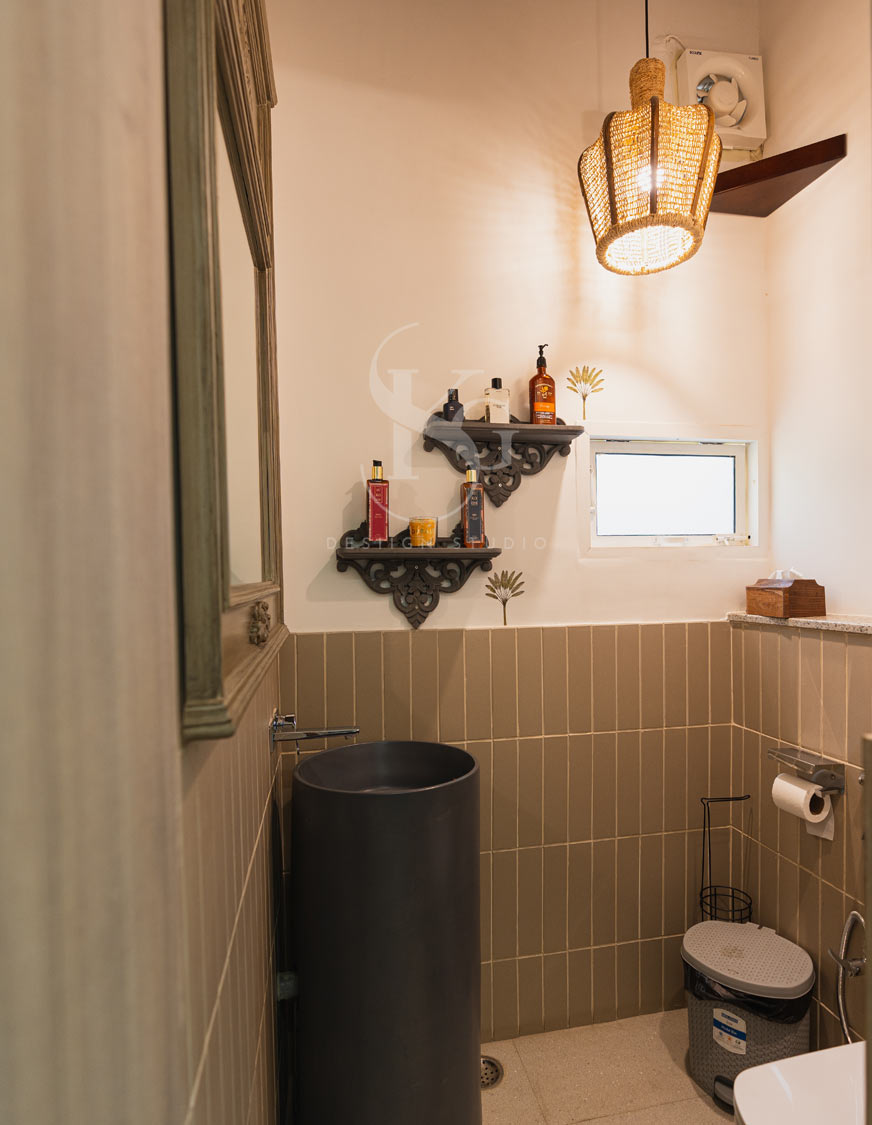 compact-bathroom-with-vessel-sink